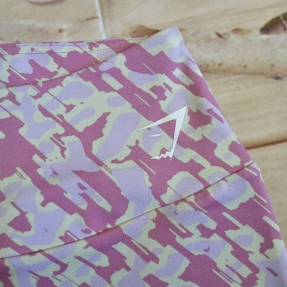 Gymshark pink sorbet print shorts - Picture 5 of 9